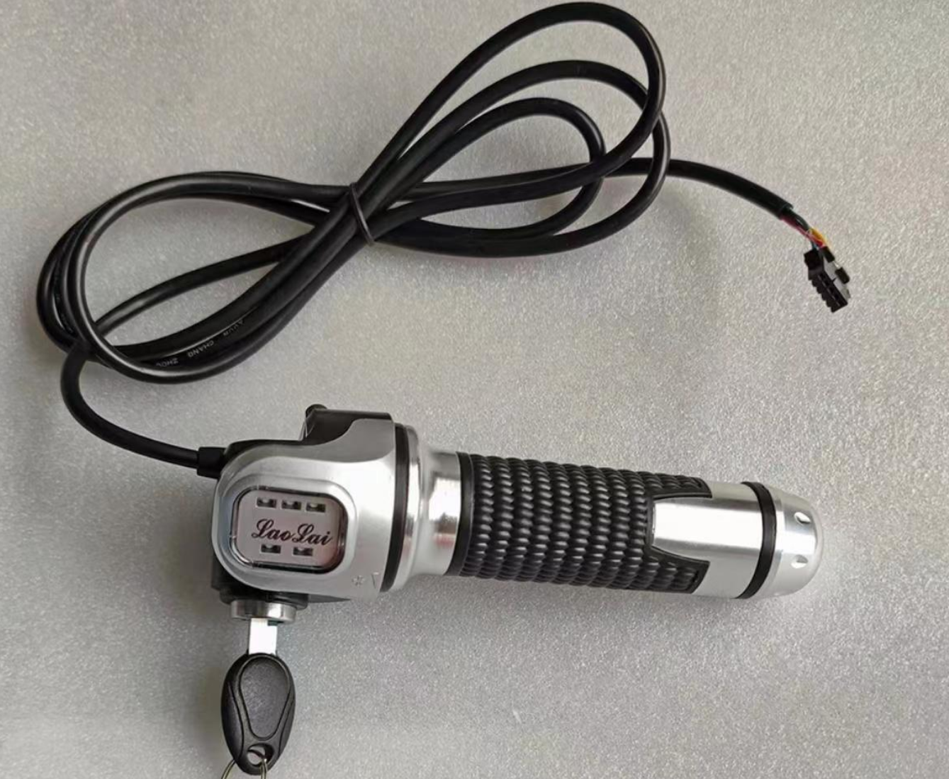 KETELES K800 electric bicycle throttle